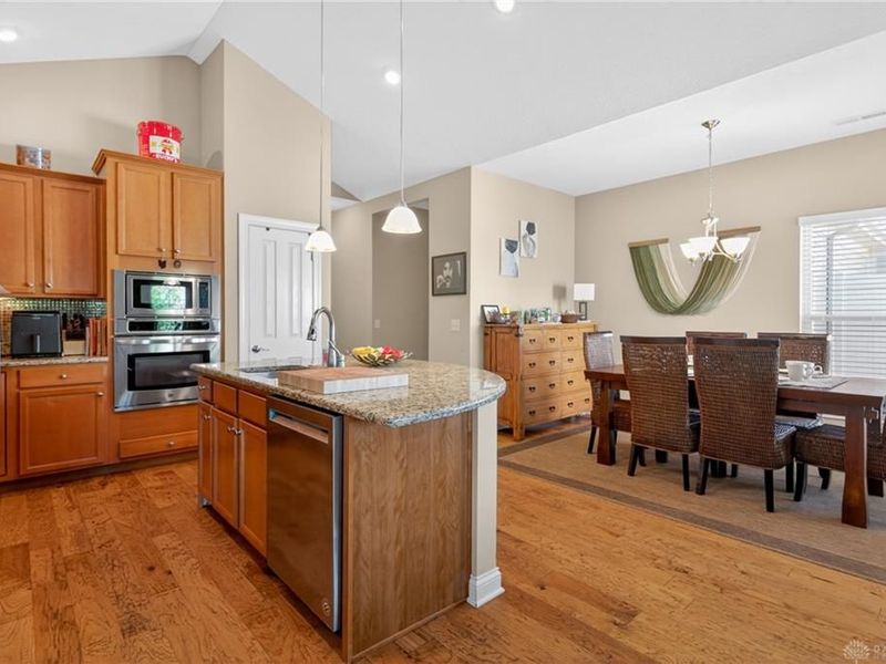 2484 Locust Hill Blvd, Beavercreek, OH 45431 Photo 16