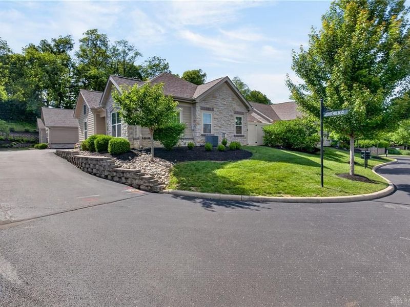 2484 Locust Hill Blvd, Beavercreek, OH 45431 Photo 4