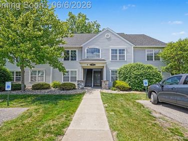 12398 Saint Andrews Way, Fenton Twp, MI 48430