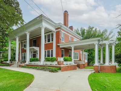 737 Caldwell Street , Newberry, SC 29108