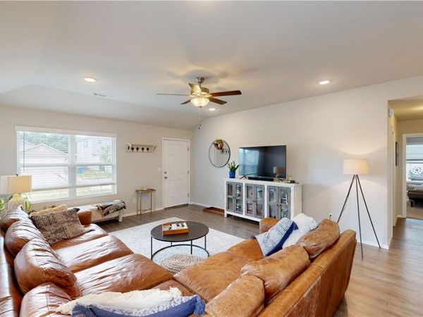 1066 E Sparrow Circle, Fayetteville, AR 72701