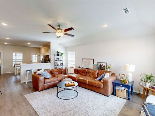 1066 E Sparrow Circle, Fayetteville, AR 72701