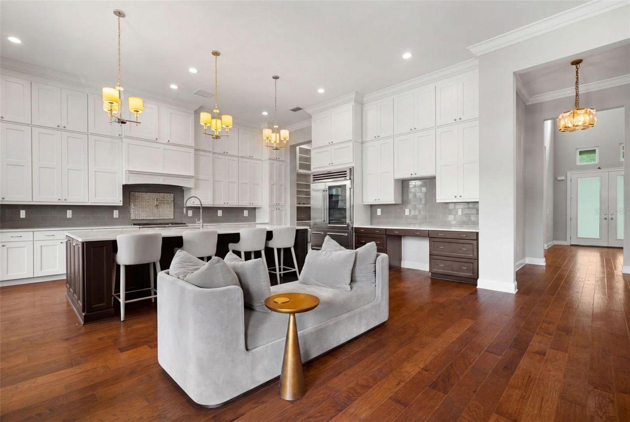 4905 W Spring Lake Drive, Tampa, FL 33629 Photo