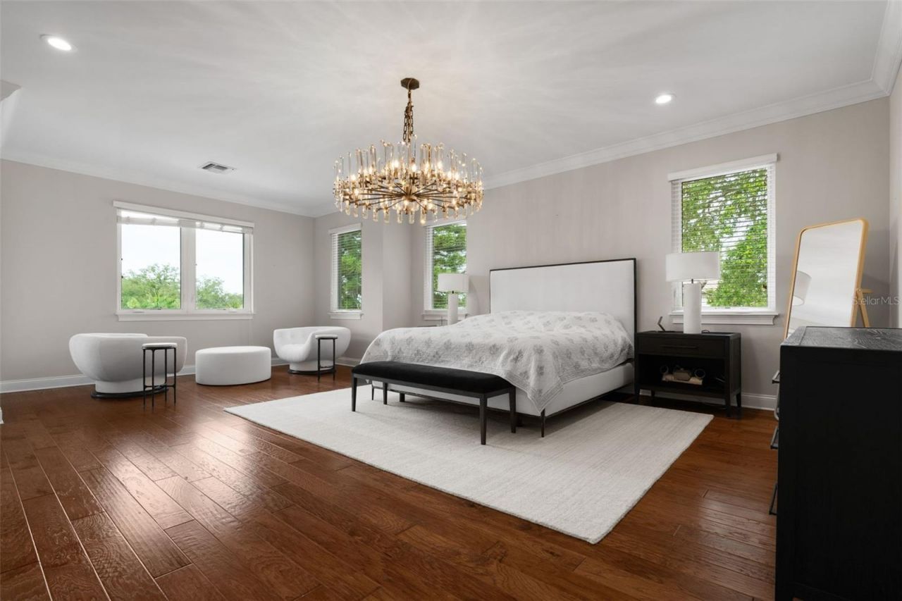 4905 W Spring Lake Drive, Tampa, FL 33629 Photo