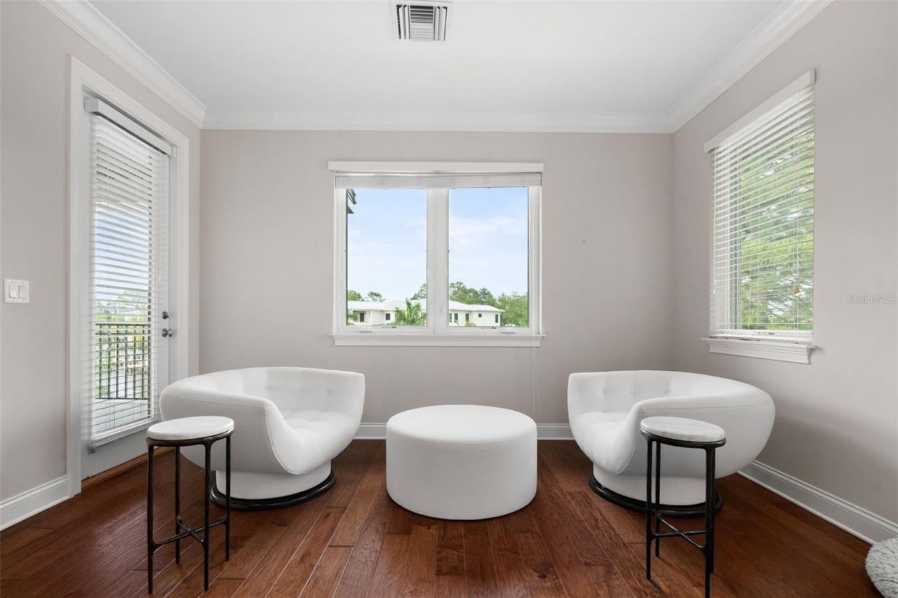 4905 W Spring Lake Drive, Tampa, FL 33629 Photo