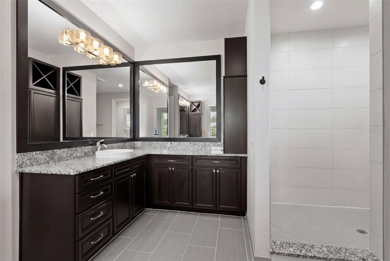 4905 W Spring Lake Drive, Tampa, FL 33629 Photo