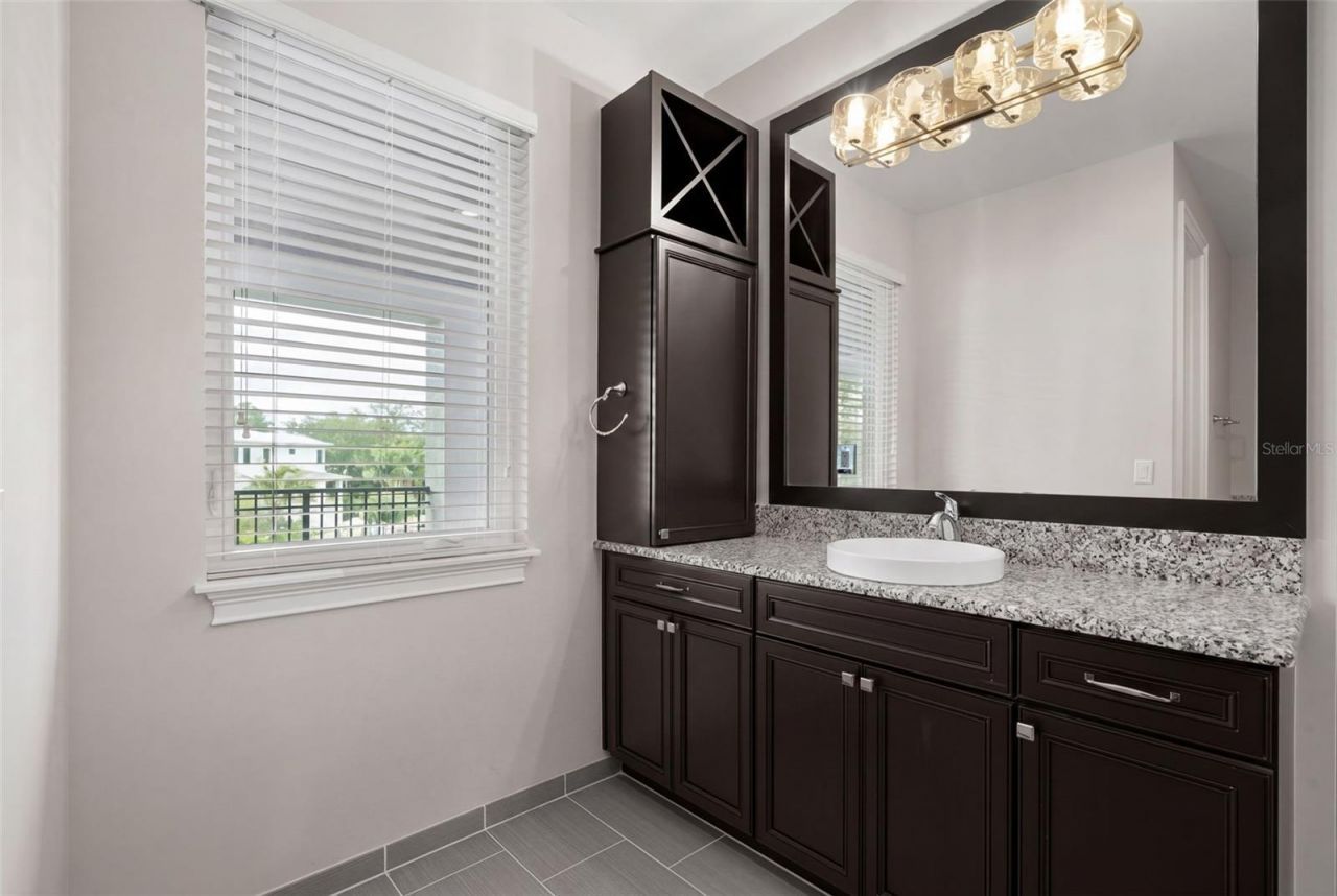 4905 W Spring Lake Drive, Tampa, FL 33629 Photo