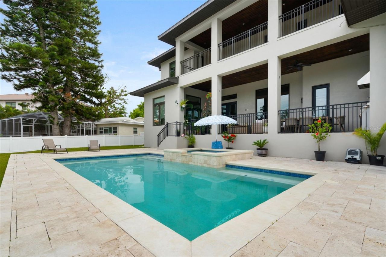4905 W Spring Lake Drive, Tampa, FL 33629 Photo
