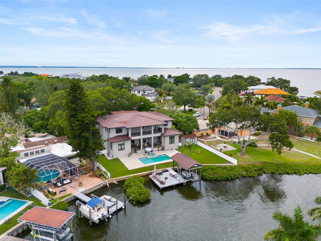 4905 W Spring Lake Drive, Tampa, FL 33629 Photo