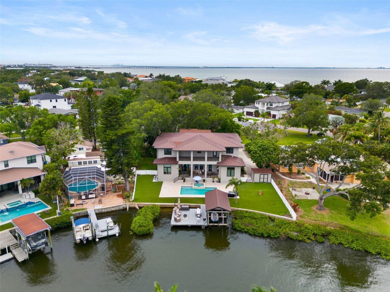 4905 W Spring Lake Drive, Tampa, FL 33629 Photo