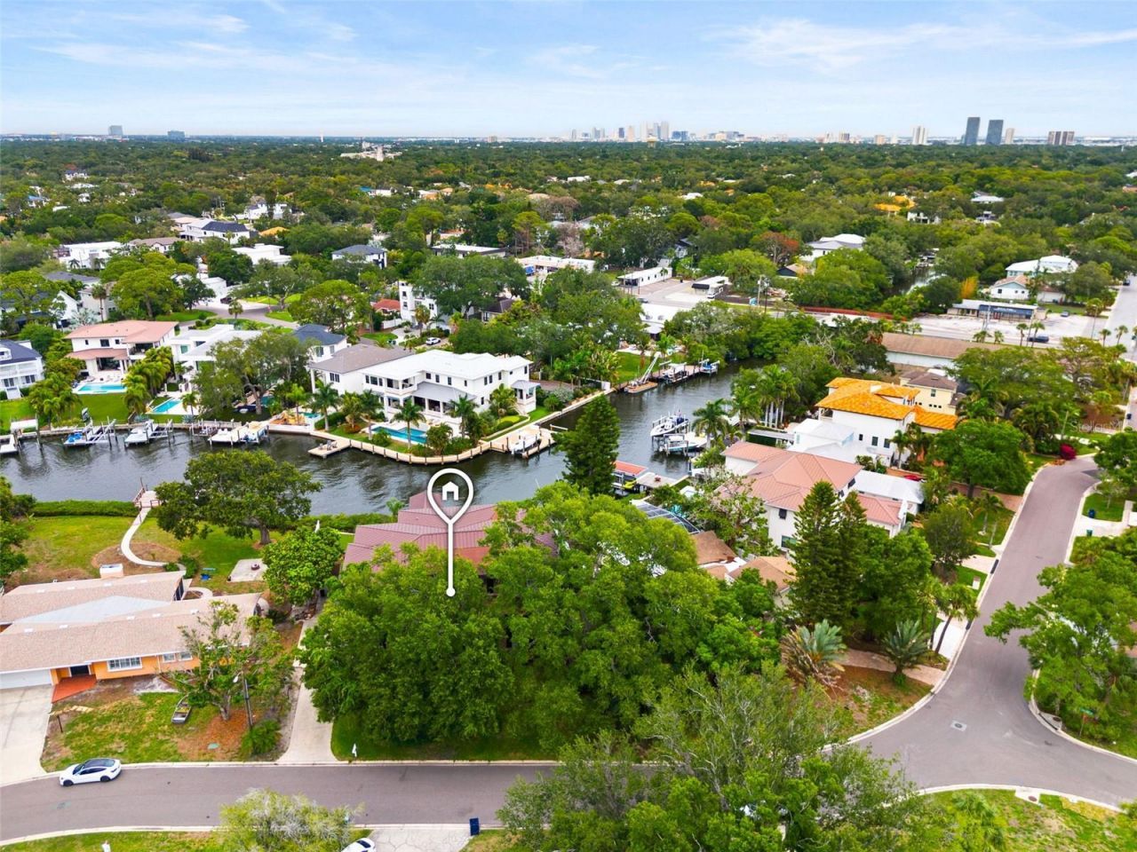 4905 W Spring Lake Drive, Tampa, FL 33629 Photo