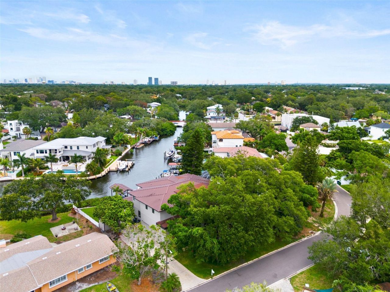 4905 W Spring Lake Drive, Tampa, FL 33629 Photo
