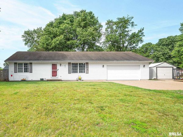 4502 E TERRACE Drive, Chillicothe, IL 61523