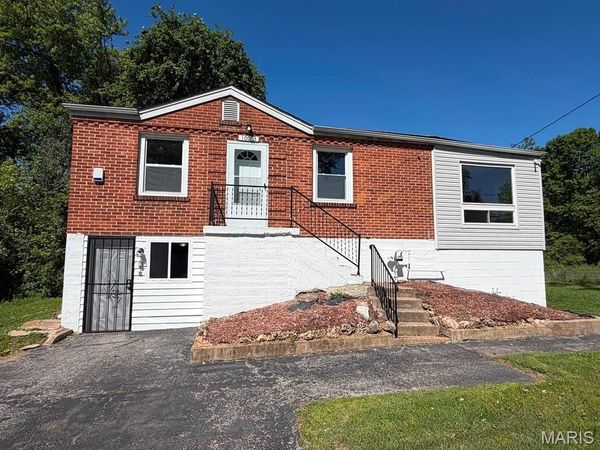 10063 Green Valley Drive , St Louis, MO 63136