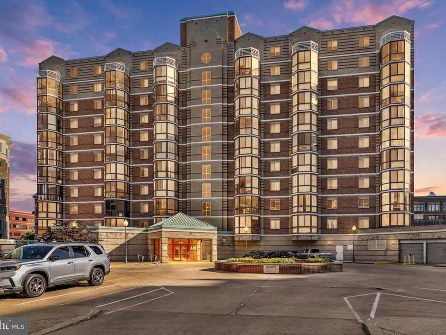 24 Courthouse Sq, Unit 807, Rockville, MD 20850 Main Photo