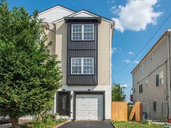 42 Roosevelt St, New Brunswick, NJ 08901