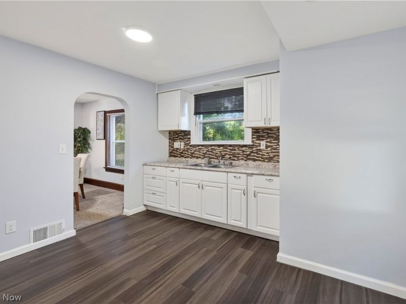 14760 Wemple Road, Cleveland, OH 44110 Photo 9