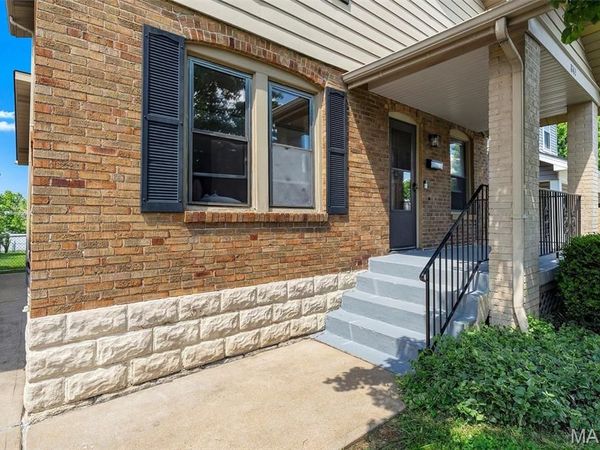8763 Brentwood Place , Brentwood, MO 63144