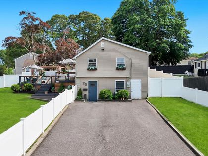 20 Adirondack Drive Selden, NY 11784