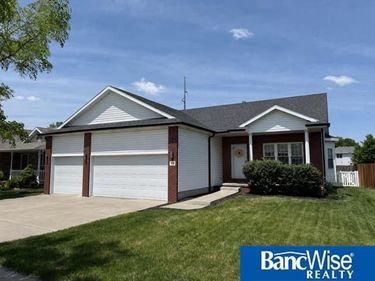 1620 Vavrina Lane, Lincoln, NE 68512