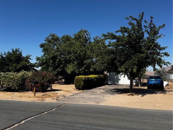 7623 Oxford , Hesperia, CA 92345