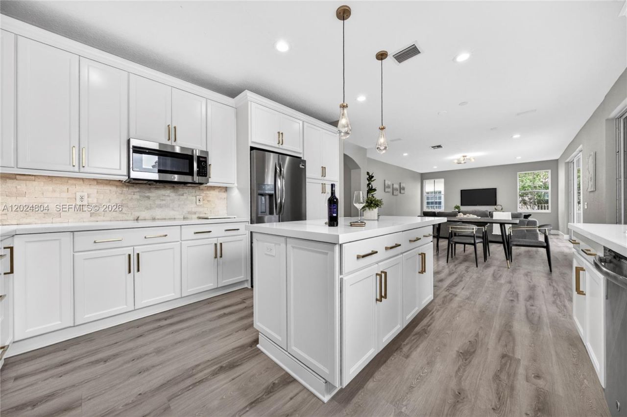 2432 Deer Creek Rd , Weston, FL 33327 Photo