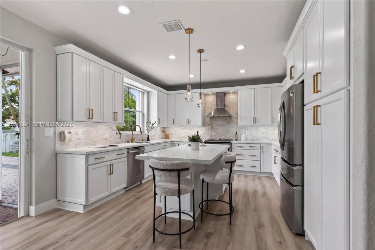 2432 Deer Creek Rd , Weston, FL 33327 Photo