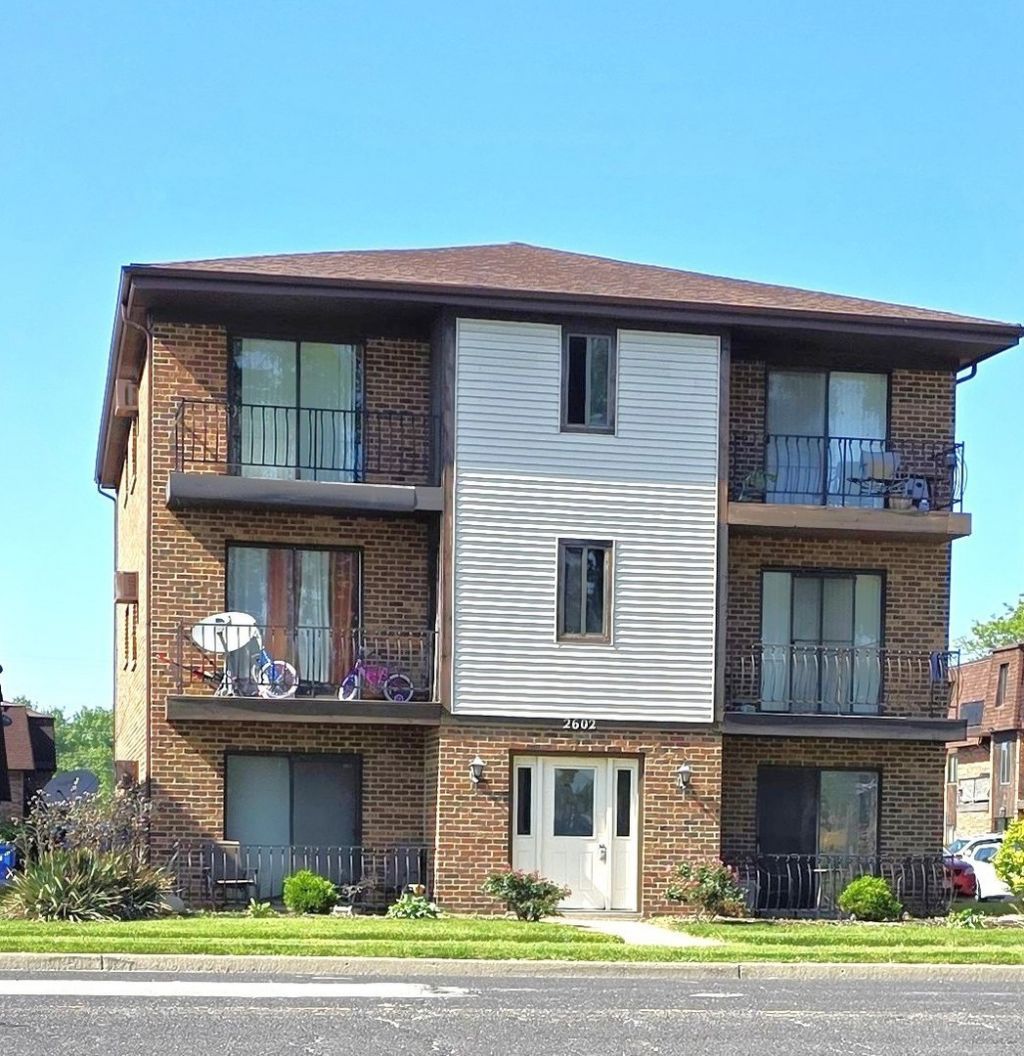 2602 E State Street , Burnham, IL 60633