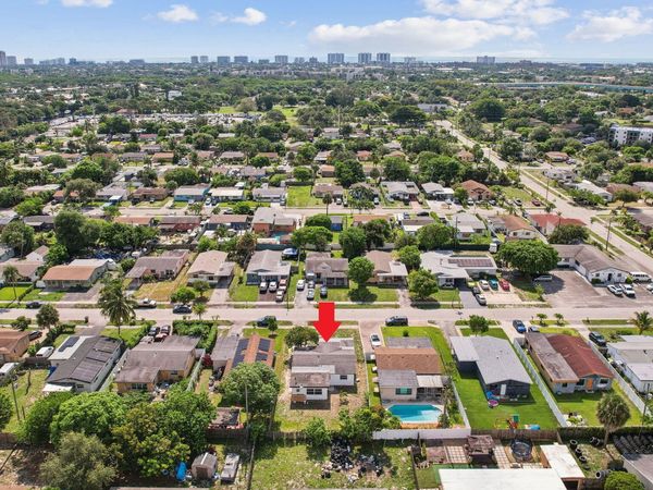 573 NW 2nd Way, Deerfield Beach, FL 33441