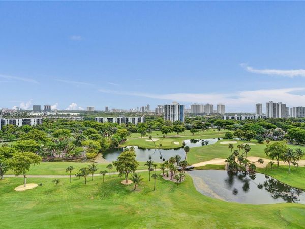 20379 W Country Club Dr , Unit 1440, Aventura, FL 33180