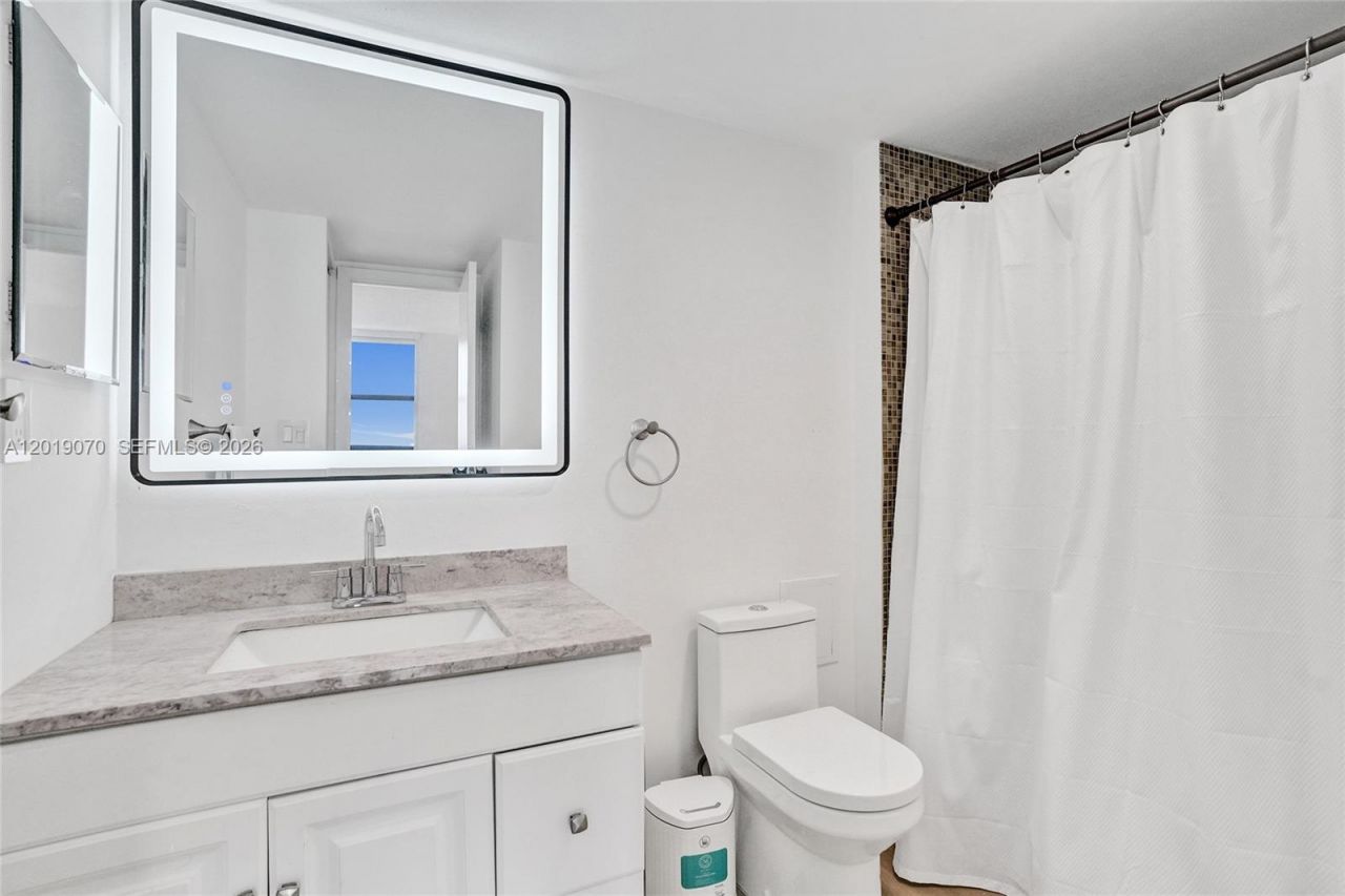 20379 W Country Club Dr , Unit 1440, Aventura, FL 33180 Photo