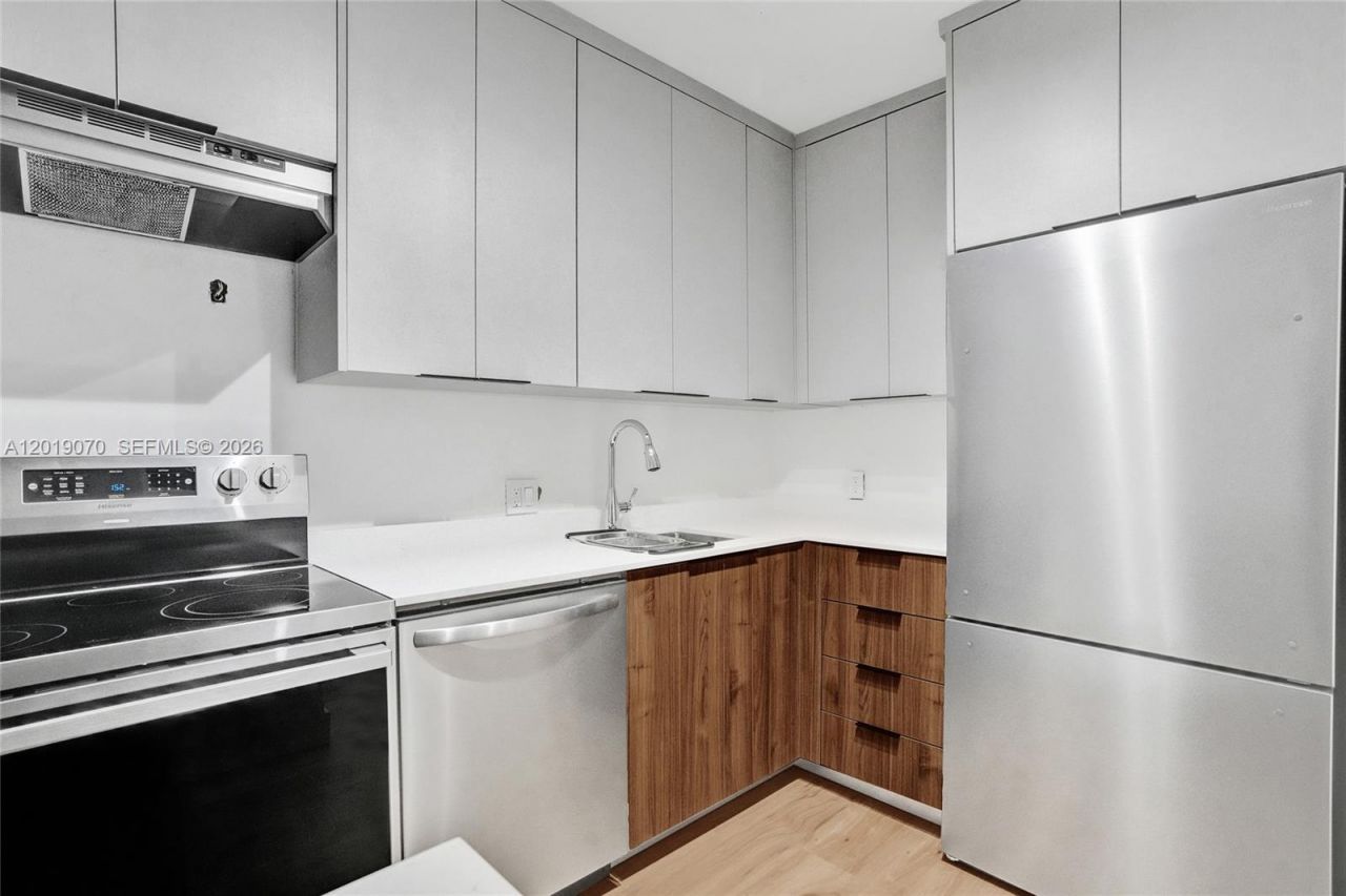 20379 W Country Club Dr , Unit 1440, Aventura, FL 33180 Photo