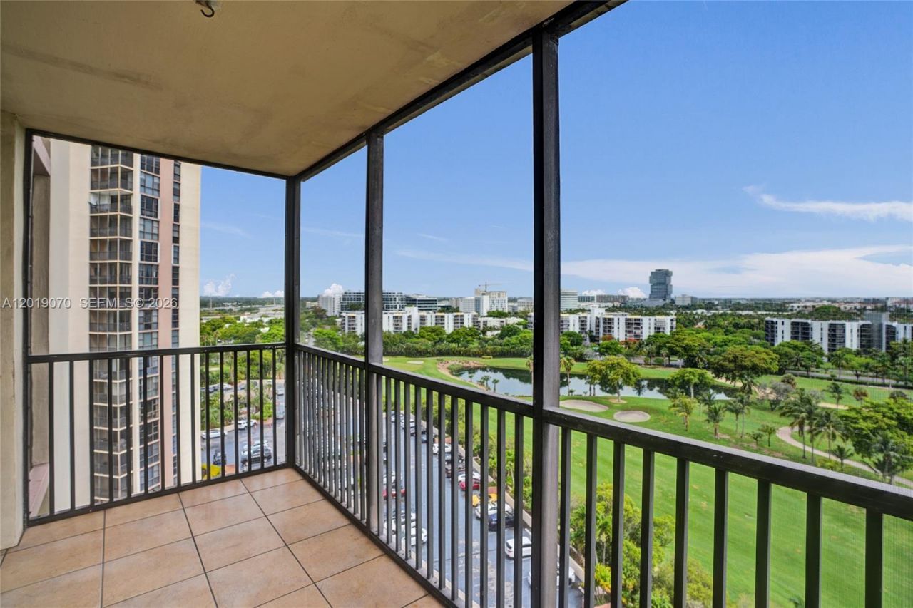 20379 W Country Club Dr , Unit 1440, Aventura, FL 33180 Photo