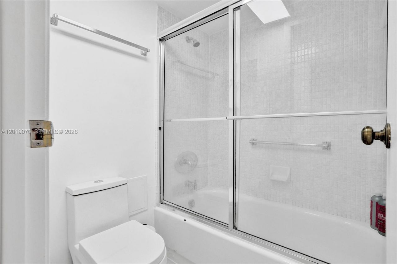 20379 W Country Club Dr , Unit 1440, Aventura, FL 33180 Photo