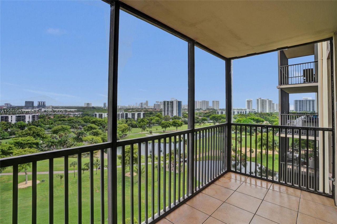 20379 W Country Club Dr , Unit 1440, Aventura, FL 33180 Photo