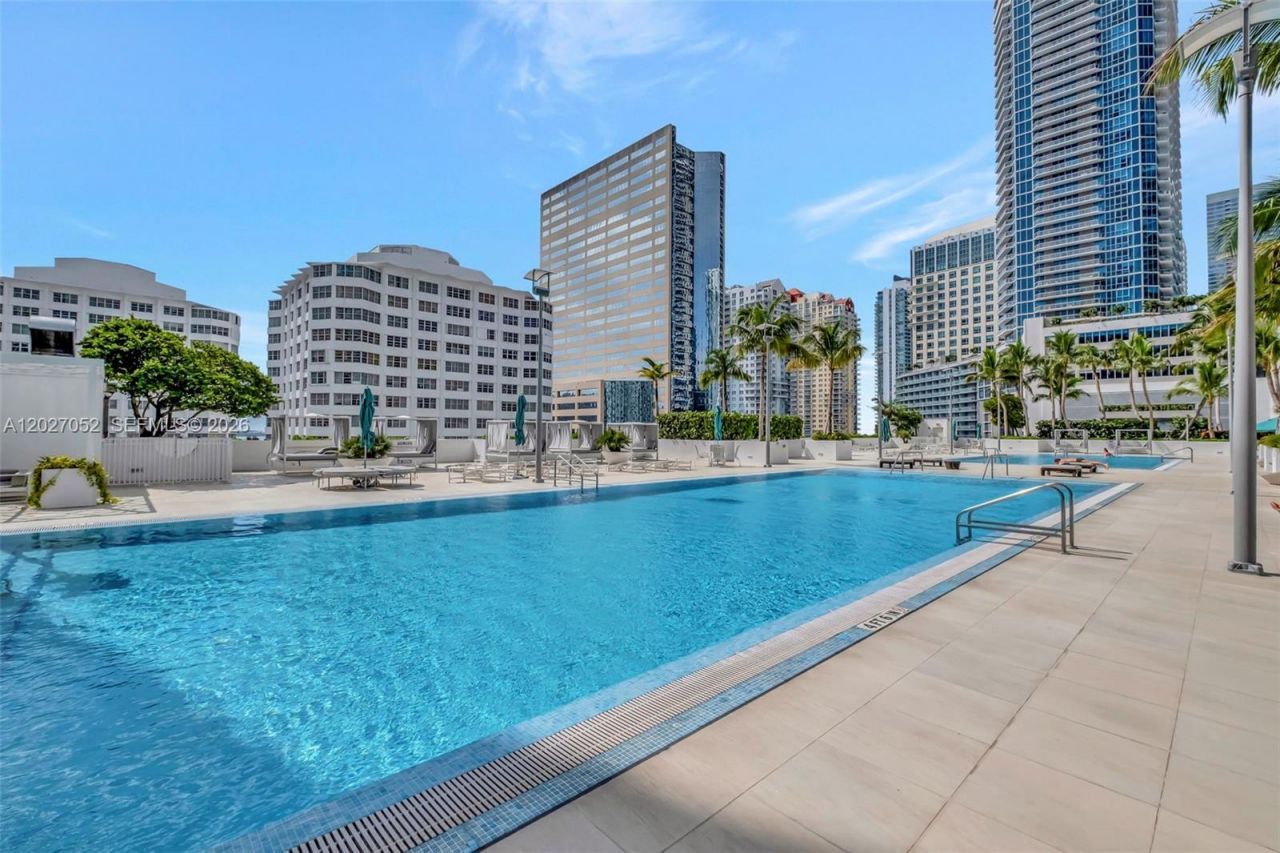 950 Brickell Bay Dr , Unit 4504, Miami, FL 33131 Photo