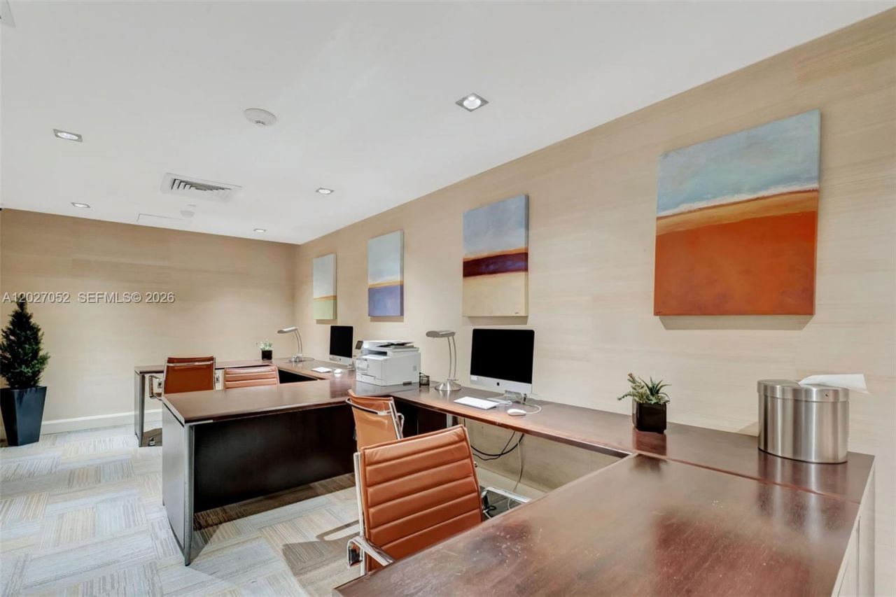950 Brickell Bay Dr , Unit 4504, Miami, FL 33131 Photo