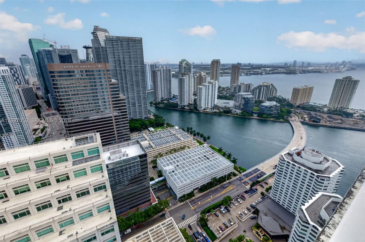 950 Brickell Bay Dr , Unit 4504, Miami, FL 33131 Photo