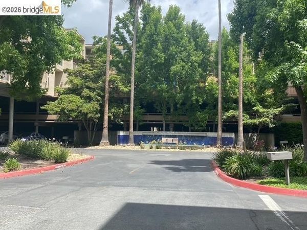 360 N Civic Dr , Walnut Creek, CA 94596