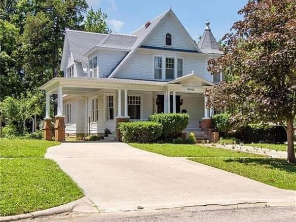 103 S 8th Street, Fredonia, KS 66736