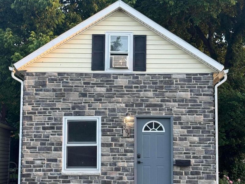 207 E Mill Street, Circleville, OH 43113 Photo 2