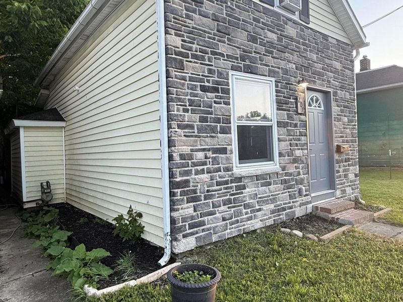 207 E Mill Street, Circleville, OH 43113 Photo 3
