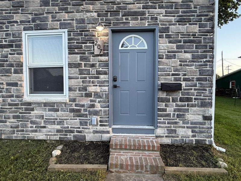 207 E Mill Street, Circleville, OH 43113 Photo 4