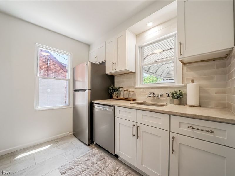 14531 Orchard Park Avenue, Cleveland, OH 44111 Photo 11