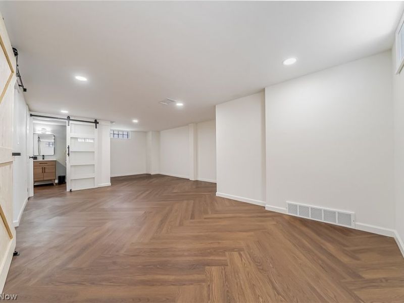 14531 Orchard Park Avenue, Cleveland, OH 44111 Photo 24