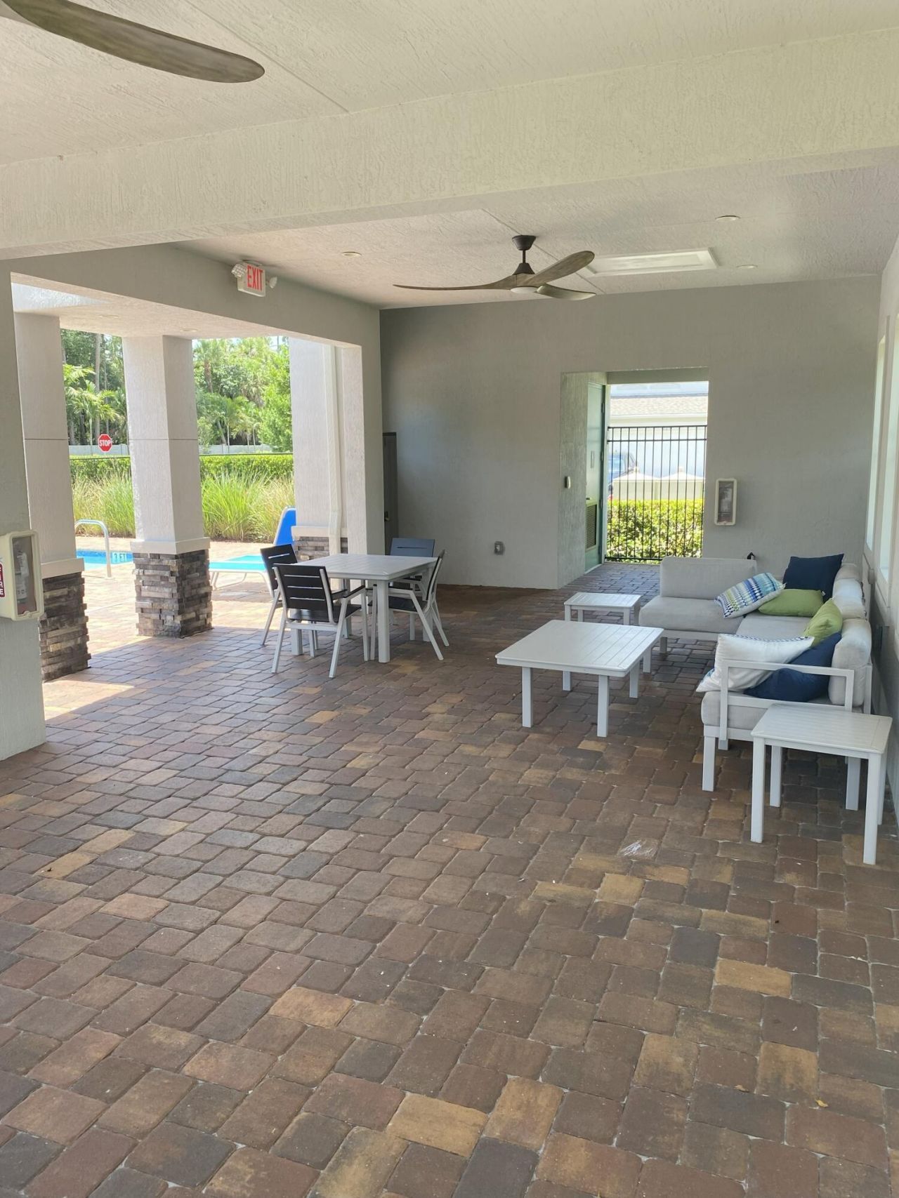 6668 Pointe Of Woods Drive, West Palm Beach, FL 33413 Photo