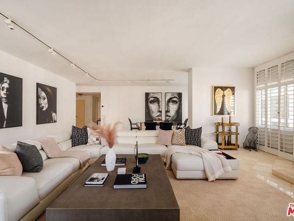 121 S Palm Drive , Unit 401, Beverly Hills, CA 90212