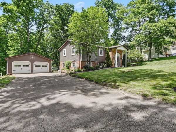 930 Ivy Drive, Zanesville, OH 43701