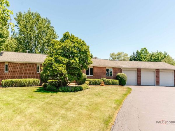1516 W Reiche Lane, McHenry, IL 60051