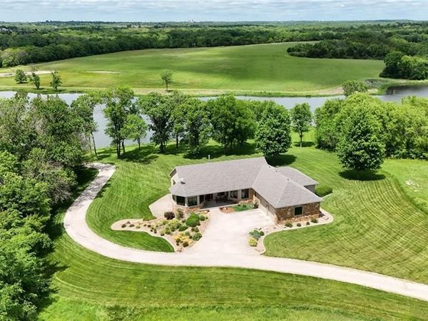 1672 N 1 Road, Baldwin City, KS 66006